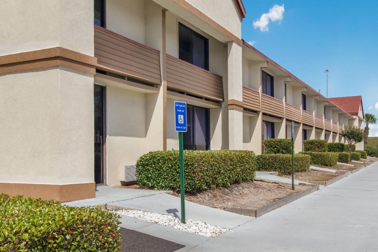 Red Roof Inn & Suites Brunswick I-95 Exterior photo